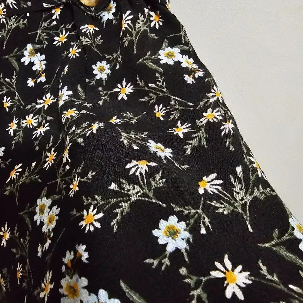 EUC WORN ONCE AMERICAN EAGLE OUTFITTERS FLORAL CULOTTE SHORTS BELTED SIZE M